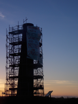 n case you can’t see the picture very well, it says “solidarity with incarcerated workers and all prisoners in struggle” This tower overlooks much of southeast Bristol, bringing the ongoing strike and prison struggles to the attention of 1000s of residents (as well as the many dog walkers that pass through the park every day)